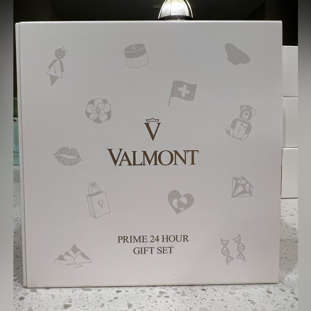 Valmont prime 24-hr gift set